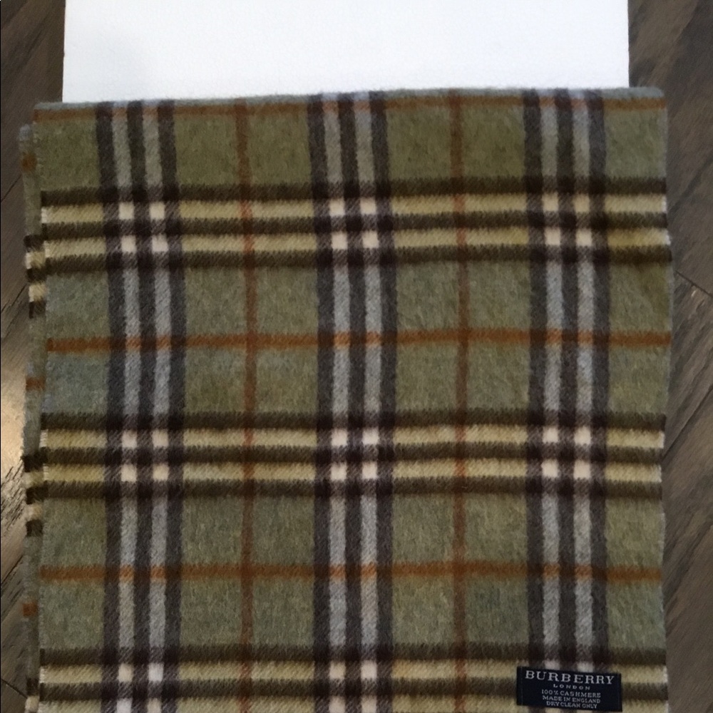 Burberry cashmere scarf